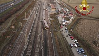 خروج از ریل یک قطار سریع السیر مسافربری ایتالیا دو کشته برجا گذاشت