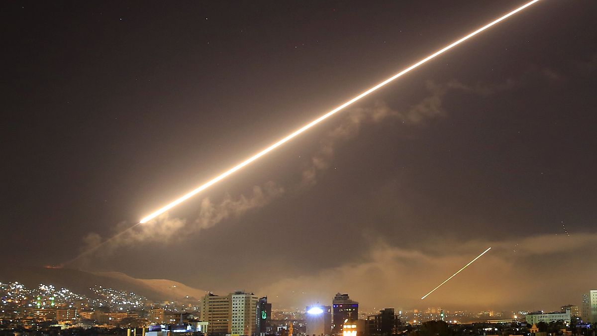 المرصد: ارتفاع حصيلة قتلى القصف الاسرائيلي على سوريا إلى 23 بينهم ثمانية جنود