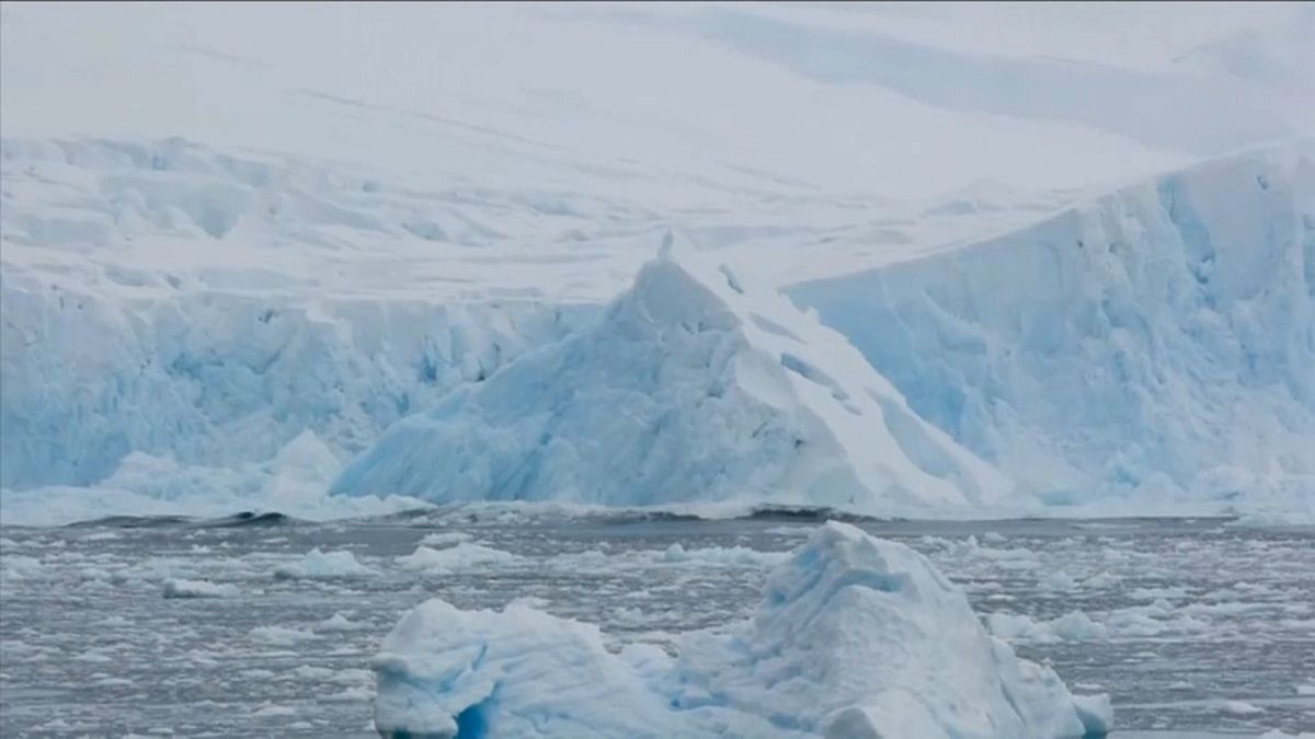 شاهد: انهيار جليدي ضخم في القارة القطبية الجنوبية