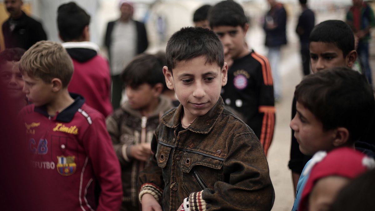 شاهد: أكراد سوريا يسلمون روسيا أطفالاً من عائلات مقاتلي داعش