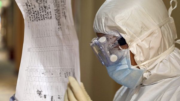 Çin'de koronavirüs salgınını erkenden uyarmaya çalışan doktor hayatını kaybetti Çin'de koronavirüs salgınını erkenden uyarmaya çalışan doktor hayatını kaybetti