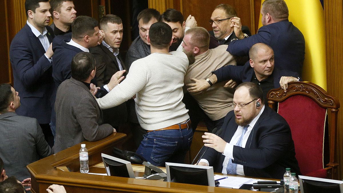 «Ξύλο» στην ουκρανική Βουλή