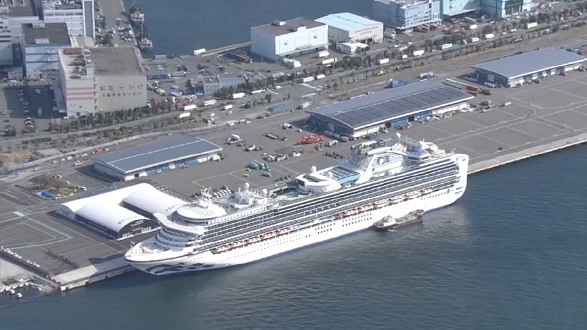 Coronavirus: aumentano le persone infette a bordo della nave da crociera in Giappone