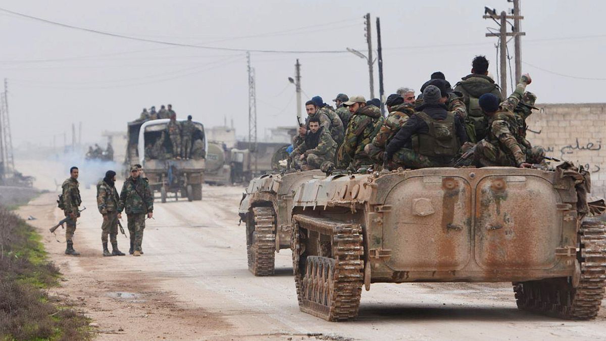 نیروهای ارتش سوریه در تل طوقان واقع در ۱۰ کیلومتری سراقب در استان ادلب