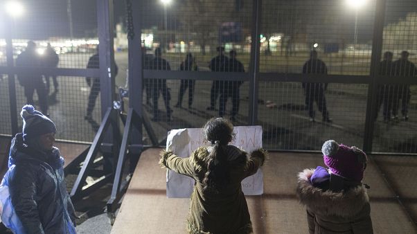 Дети мигрантов хотят в Венгрию Дети мигрантов хотят в Венгрию