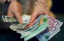 339,3: újabb történelmi mélyponton a forint