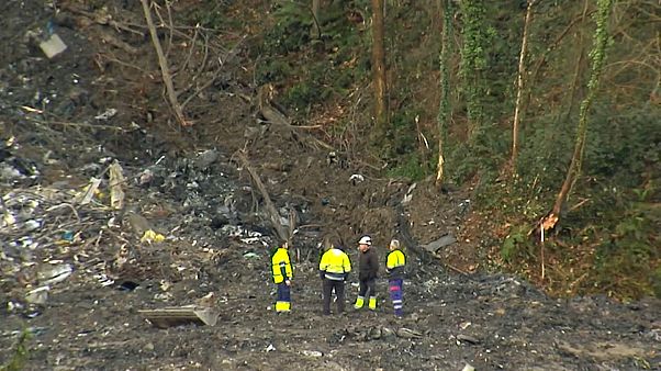 Buscan a dos desaparecidos en Vizcaya al derrumbarse un vertedero industrial que contenía amianto Buscan a dos desaparecidos en Vizcaya al derrumbarse un vertedero industrial que contenía amianto