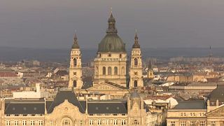 A budapesti Szent István bazilika a Várhegy oldalából nézve