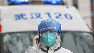 Koronavirüs salgını: Çinli sağlık çalışanlarının 'maske çilesi' sosyal medyanın gündeminde