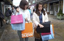 فيروس كورونا القاتل يلقي بظلاله على سوق السلع الفاخرة