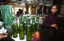  معجونی از نوشیدنی‌های الکلی از شیرهای آب یک مجتمع آپارتمانی جاری شد