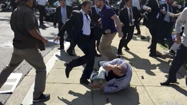Erdoğan'ın korumaları Washington ziyaretinde protestoculara müdahale etti Erdoğan'ın korumaları Washington ziyaretinde protestoculara müdahale etti