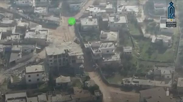 ویدئوی حمله انتحاری با خودروی بمبگذاری شده در استان ادلب سوریه ویدئوی حمله انتحاری با خودروی بمبگذاری شده در استان ادلب سوریه