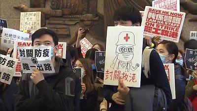 Hong Kong medical workers demand total closure of China border