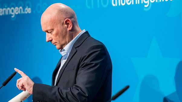 Mit sofortiger Wirkung: Kemmerich tritt als Ministerpräsident Thüringens zurück Mit sofortiger Wirkung: Kemmerich tritt als Ministerpräsident Thüringens zurück