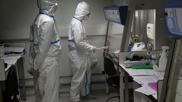 Τεστ που ανιχνεύει τον Covid-19 σε λιγότερες από δύο ώρες Τεστ που ανιχνεύει τον Covid-19 σε λιγότερες από δύο ώρες