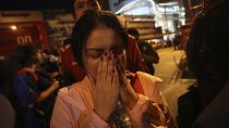 Domingo de vigília na Tailândia após massacre em centro comercial