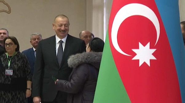 Cuestionadas elecciones en Azerbaiyán Cuestionadas elecciones en Azerbaiyán