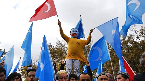 Çin'in Doğu Türkistan'da Uygur Türklerine uyguladığı baskıya tepki amacıyla İstanbul'daki bir gösteri Çin'in Doğu Türkistan'da Uygur Türklerine uyguladığı baskıya tepki amacıyla İstanbul'daki bir gösteri