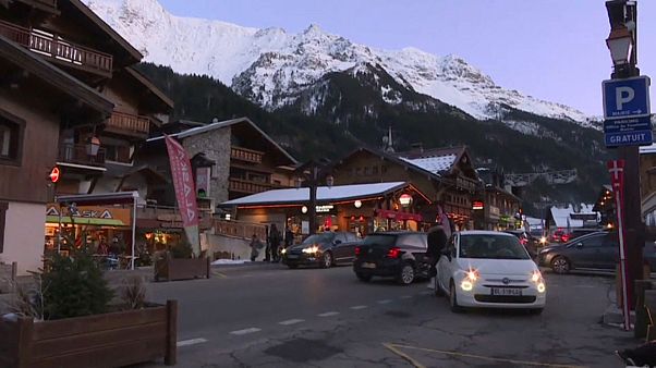 Siete británicos infectados con coronavirus en un chalet de los Alpes franceses Siete británicos infectados con coronavirus en un chalet de los Alpes franceses