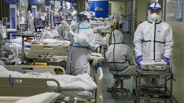 Coronavírus já provocou mais de 900 mortes Coronavírus já provocou mais de 900 mortes