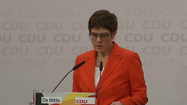 La "sucesora" de Merkel renunciará tras el pacto "imperdonable" con la ultraderecha en Turingia La "sucesora" de Merkel renunciará tras el pacto "imperdonable" con la ultraderecha en Turingia