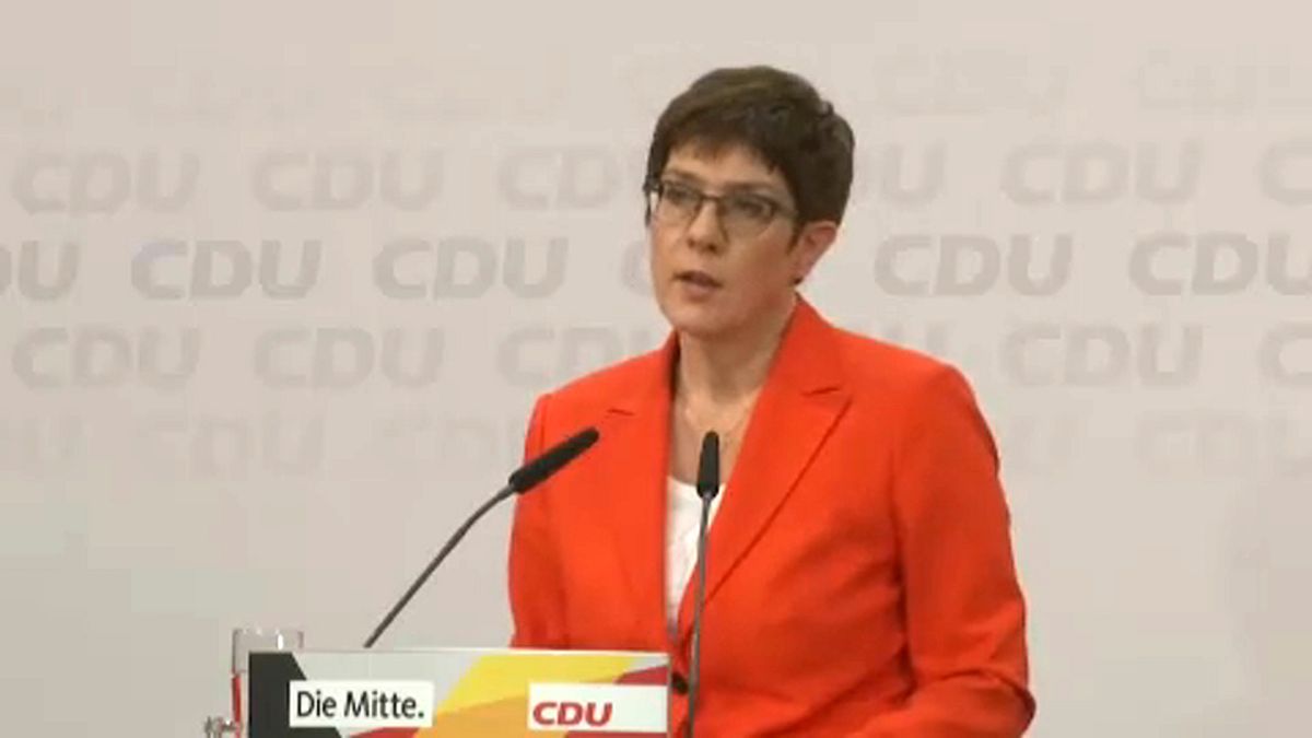 Lemond a CDU elnöki tisztéről Annegret Kramp-Karrenbauer