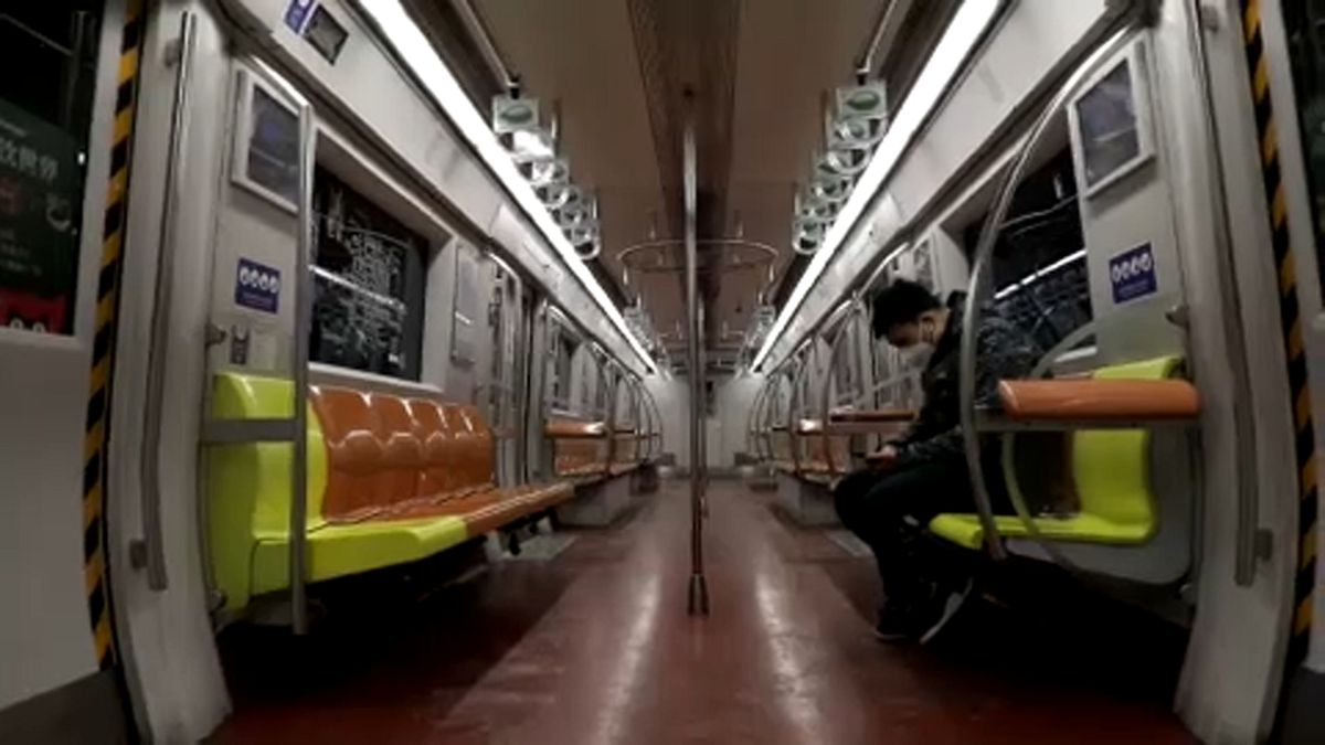 Üres pekingi metrókocsi