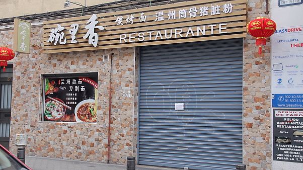 Cuarentena voluntaria en el Chinatown español: "Si alguien se infectase, todo el barrio lo pagaría" Cuarentena voluntaria en el Chinatown español: "Si alguien se infectase, todo el barrio lo pagaría"