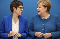 Almanya'da siyasi kriz: Başbakan Merkel'in yerini alması beklenen Annegret Karrenbauer'den geri adım