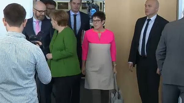 Angela Merkel elfogadta Annegret Kramp-Karrenbauer lemondását Angela Merkel elfogadta Annegret Kramp-Karrenbauer lemondását