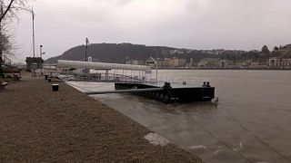 [NO COMMENT] Budapestre ért a vihar