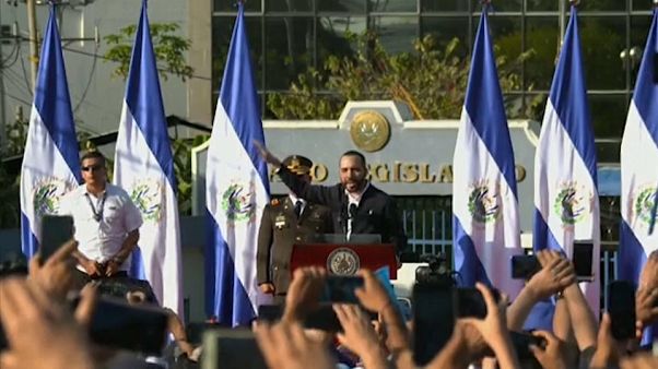 El Salvador, soldati in parlamento per smuovere i lavori dell'Assemblea El Salvador, soldati in parlamento per smuovere i lavori dell'Assemblea