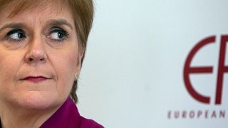 Sturgeon quer manter Escócia próxima da União Europeia