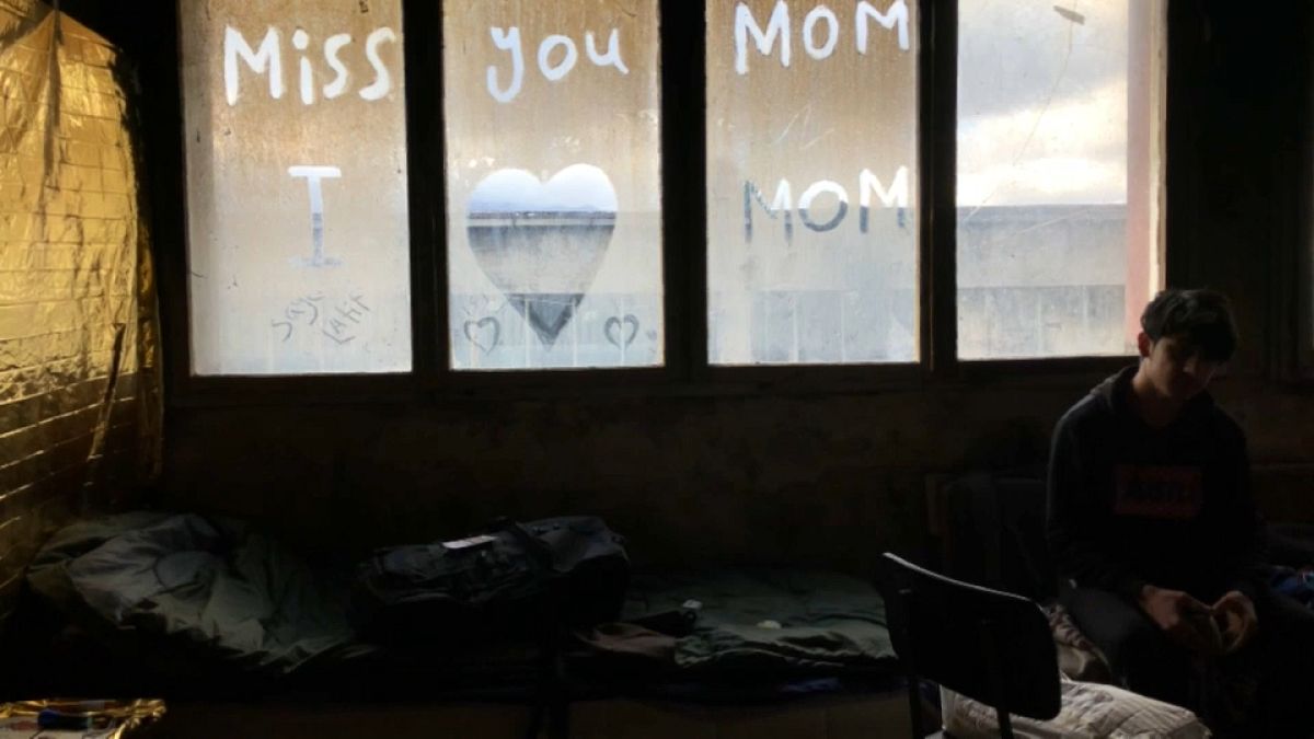 Boσνία: Καταφύγιο σε παλιά κτίρια βρίσκουν πρόσφυγες και μετανάστες 