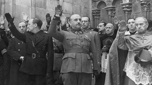 Ισπανία: Η κυβέρνηση θα απαγορεύσει με νόμο την εξύμνηση της δικτατορίας Φράνκο Ισπανία: Η κυβέρνηση θα απαγορεύσει με νόμο την εξύμνηση της δικτατορίας Φράνκο