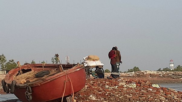 ۱۴ نفر در پی واژگون شدن قایق حامل پناهجویان روهینگیا جان باختند ۱۴ نفر در پی واژگون شدن قایق حامل پناهجویان روهینگیا جان باختند