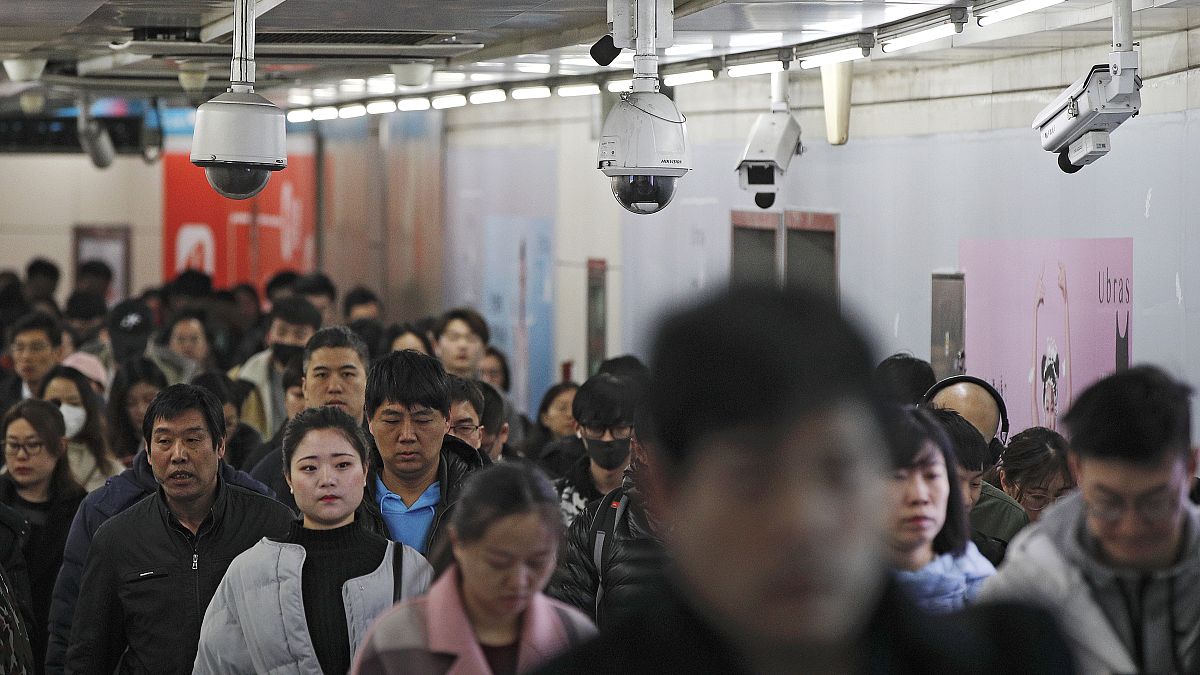 Fişleme mi mükafat mı? Çin'de vatandaşlara puan veren Sosyal Kredi Sistemi 2020'de yürürlüğe giriyor
