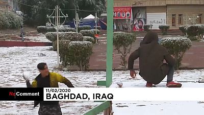 Primera nevada en Bagdad en una década