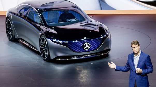 Руководитель Daimler Ола Каллениус на презентации в сентябре 2019 года. Руководитель Daimler Ола Каллениус на презентации в сентябре 2019 года.