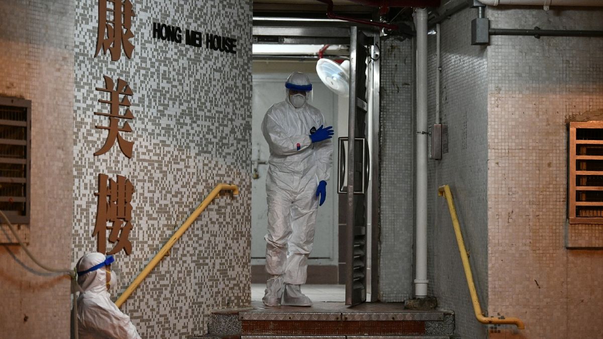 Coronavirus, a Hong Kong evacuato edificio per paura che il virus viaggi nelle tubature