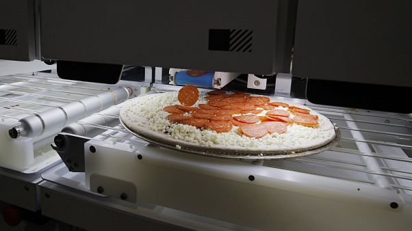 Pizzaya tüküren kuryeye hapis cezası Pizzaya tüküren kuryeye hapis cezası