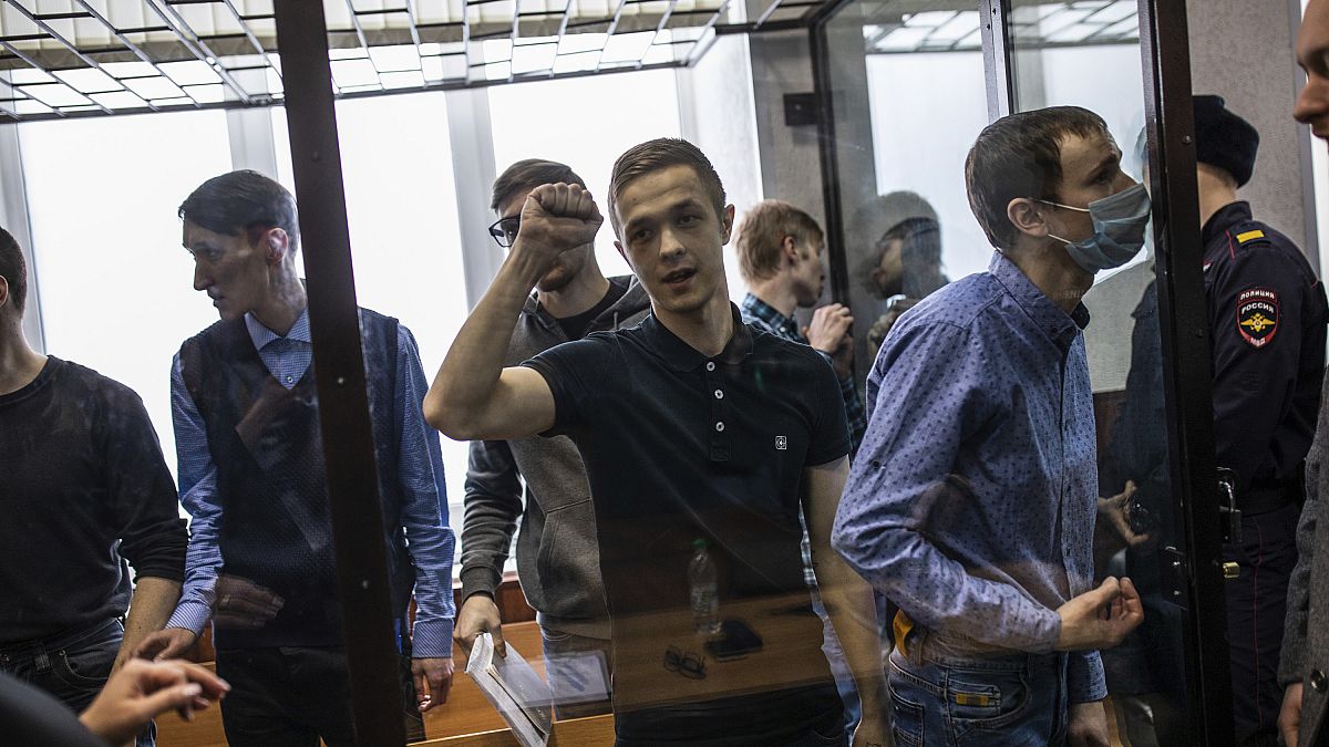 Kínzásokkal kicsikart vallomásokat gyanítanak egy oroszországi perben jogvédők