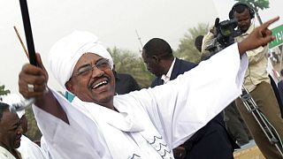 عضو شورای حکومتی سودان: عمر البشیر را به دادگاه لاهه تحویل می‌دهیم