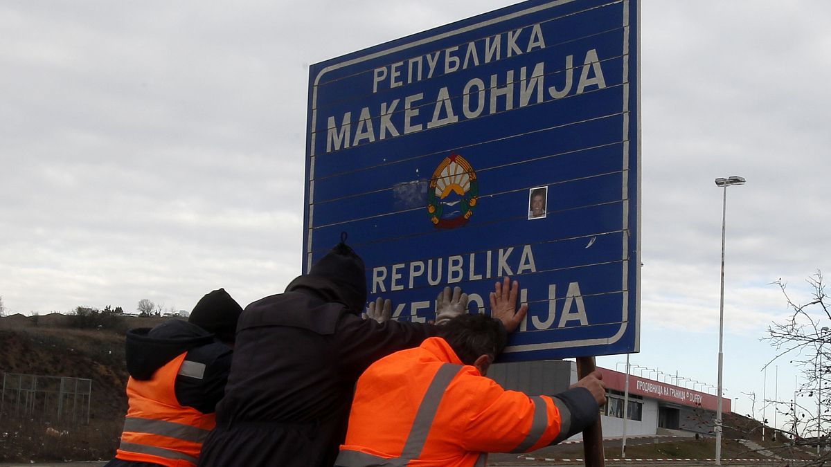 Βόρεια Μακεδονία: Δεν κατεβάζει την πινακίδα με το προηγούμενο όνομα η υπουργός Εργασίας