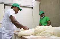 Bocsánatkérést követelnek a helyiek a ditrói pékségtől, amiért az vendégmunkásokat foglalkoztat