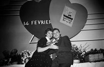 En imágenes: historias de San Valentín desde 1950 hasta hoy