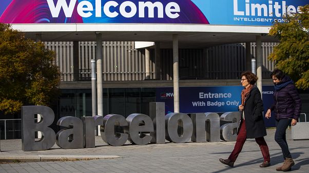 Le bâtiment dans lequel devait se tenir le salon mondiale du mobile (Mobile World Congress) à Barcelone, annulé en raison du coronavirus, le 11 février 2020 Le bâtiment dans lequel devait se tenir le salon mondiale du mobile (Mobile World Congress) à Barcelone, annulé en raison du coronavirus, le 11 février 2020