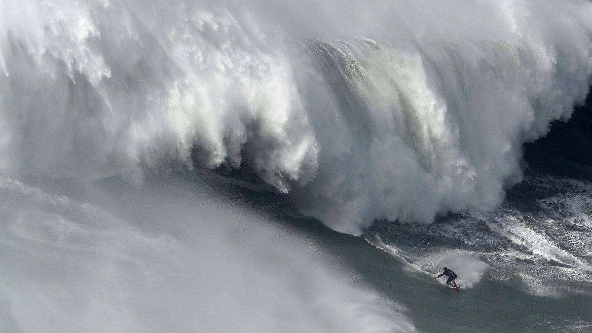 Botelho "estável" depois de queda nas ondas gigantes da Nazaré