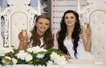 شاهد: عقد قران هو الأول في ايرلندا الشمالية بين فتاتين مثليتين